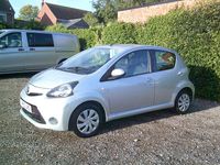 Begagnad Toyota Aygo 68 HK (50 kW) 2012 Silver Halvkombi