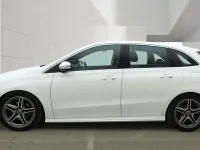 Used Mercedes B180 AMG line 136 HP (100 kW) 2019 White Hatchback