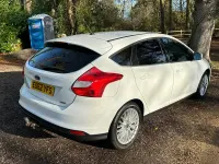 Used Ford Focus Zetec 125 HP (91 kW) 2012 White Hatchback