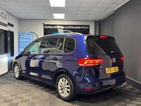 Used VW Touran SE 115 HP (84 kW) 2017 Blue MPV
