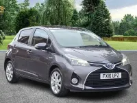 Used Toyota Yaris 100 HP (73 kW) 2016 Grey Hatchback