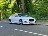 Używany Jaguar XE Ingenium 200 KM (147 kW) 2018 Biały Sedan/Limuzyna