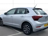 Begagnad VW Polo Life 95 HK (69 kW) 2023 Silver Halvkombi