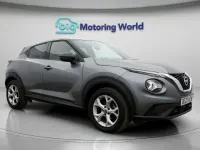 Usado Nissan Juke N-Connecta 114 HP (83 kW) 2022 Cinzento SUV