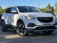 Used Vauxhall Grandland X Sport 130 HP (95 kW) 2018 White SUV