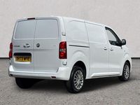 Second-hand Vauxhall Vivaro 100 CP (73 kW) 2023 Alb Monovolum