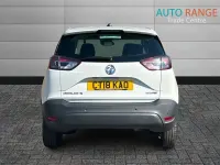 Used Vauxhall Crossland X S 110 HP (80 kW) 2018 White SUV