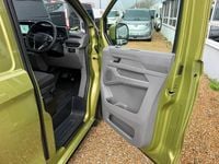 New VW Transporter Pro 170 HP (125 kW) 2025 Green Van