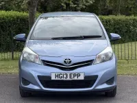 Used Toyota Yaris 99 HP (72 kW) 2013 Blue Hatchback