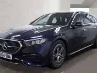 Usado Mercedes E220 AMG line 2024 Azul Familiar