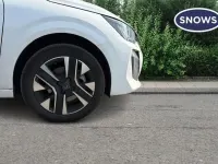 Used Peugeot e-208 Allure 100 kW (136 HP) 2025 White Hatchback