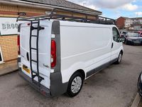 Usado Renault Trafic 115 HP (84 kW) 2011 Branco Monovolume