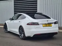 Used Tesla Model S 350 kW (476 HP) 2016 White Hatchback