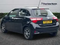 Second-hand Toyota Yaris Hybrid 101 CP (74 kW) 2019 Negru Hatchback