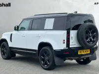 Usado Land Rover Defender HSE Dynamic 249 HP (183 kW) 2025 Branco SUV