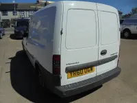 Second-hand Vauxhall Combo 75 CP (55 kW) 2010 Alb Monovolum