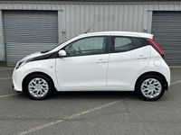 Used Toyota Aygo X-play 72 HP (52 kW) 2021 White Hatchback