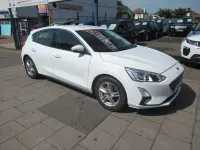 Used Ford Focus Zetec 125 HP (91 kW) 2018 White Hatchback