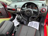 Used Mazda 2 Edition 84 HP (61 kW) 2014 Red Hatchback