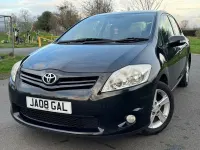 Used Toyota Auris 132 HP (97 kW) 2011 Black Hatchback