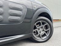 Used Citroën C4 Cactus Feel 100 HP (73 kW) 2015 Black Hatchback