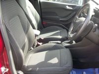Begagnad Ford Fiesta Titanium 2019 Röd Halvkombi