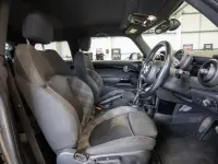 Usado Mini Cooper Hatch 136 CV (100 kW) 2018 Plateado Utilitario