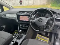 Begagnad VW Touran SEL 150 HK (110 kW) 2018 Vit Minibuss