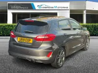 Usado Ford Fiesta ST-Line 125 HP (91 kW) 2019 Cinzento Citadino