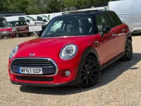 Używany Mini Cooper Hatch 2017 Czerwony Hatchback