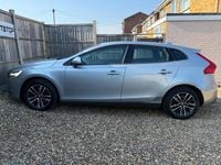 Used Volvo V40 Momentum 150 HP (110 kW) 2016 Silver Hatchback