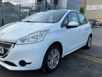 Used Peugeot 208 Access 82 HP (60 kW) 2013 White Hatchback