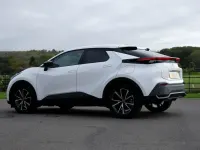 Used Toyota C-HR Design 140 HP (102 kW) 2024 White SUV