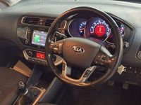 Used Kia Rio 89 HP (65 kW) 2016 Red Hatchback