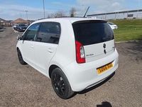 Used Skoda Citigo Colour Edition 60 HP (44 kW) 2016 White Hatchback