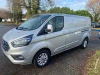 Usado Ford Transit Custom Limited 130 HP (95 kW) 2021 Prateado Van