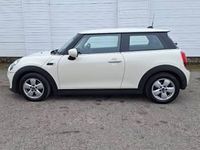Used Mini ONE Classic 102 HP (75 kW) 2019 White Hatchback