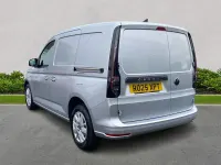 Usado VW Caddy Pro 102 HP (75 kW) 2025 Prateado Monovolume