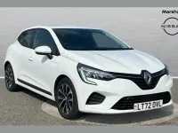 Used Renault Clio Iconic 138 HP (101 kW) 2022 White Hatchback
