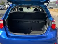 Used Toyota Yaris 101 HP (74 kW) 2017 Blue Hatchback