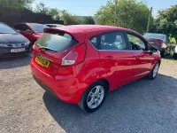 Usado Ford Fiesta Zetec 2013 Vermelho Citadino