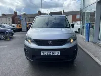 Usado Peugeot Partner 131 HP (96 kW) 2022 Prateado Monovolume