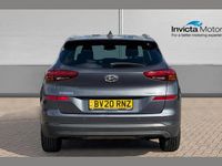 Usado Hyundai Tucson SE 132 CV (97 kW) 2020 Gris SUV