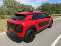 Used Citroën C4 Cactus Flair 82 HP (60 kW) 2017 Red Hatchback