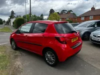 Used Toyota Yaris 99 HP (72 kW) 2017 Red Hatchback