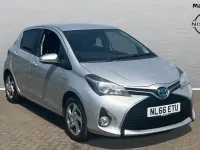 Used Toyota Yaris 100 HP (73 kW) 2016 Silver