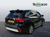 Begagnad Mitsubishi Outlander P-HEV 174 HK (127 kW) 2019 Svart SUV