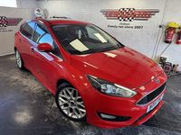 Used Ford Focus Zetec 125 HP (91 kW) 2015 Red Hatchback