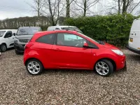 Usado Ford Ka Zetec 69 HP (50 kW) 2014 Vermelho Citadino