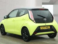 Begagnad Toyota Aygo X-cite 69 HK (50 kW) 2017 Gul Halvkombi